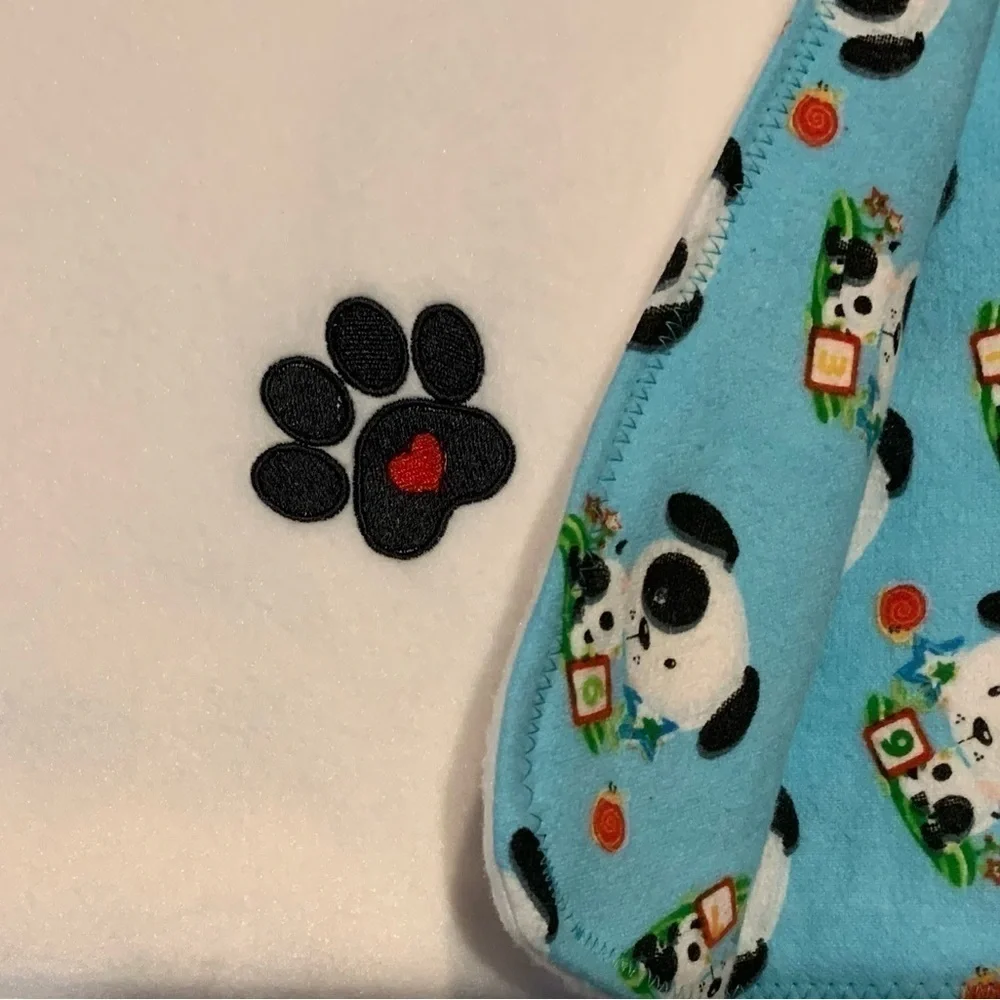 𝅺❤️🐾BRAND NEW❤️🐾Handmade Super soft cozy blanket